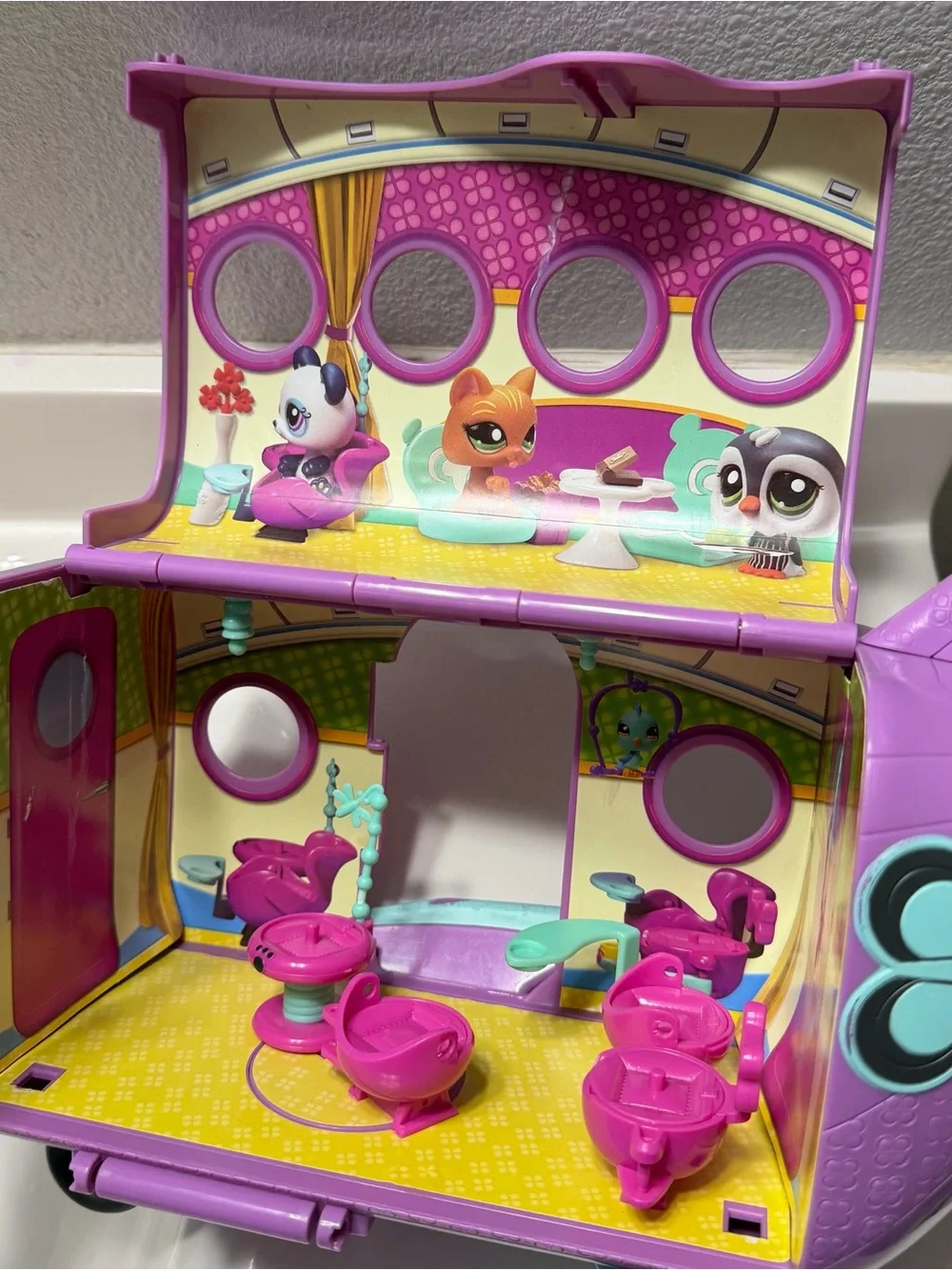 Littlest Pet Shop Blythe Loved Pet Jet